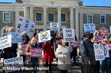 Nassau County Residents Protest Las Vegas Sands NY Casino Proposal
