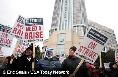 Detroit Casino Council Union workers striking outside MGM Grand