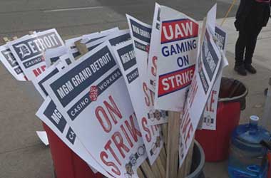 Detroit Casino Workers Strike Placards